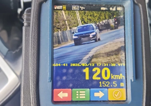 120 km/h w Leśnie. Kierowca stracił prawo jazdy na trzy miesiące