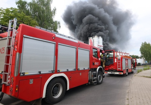 Koszalin: po nocnym pożarze hostelu 17 osób zakwaterowano w szkolnym schronisku