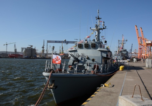 Opuszczenie bandery na ORP Gopło (630)