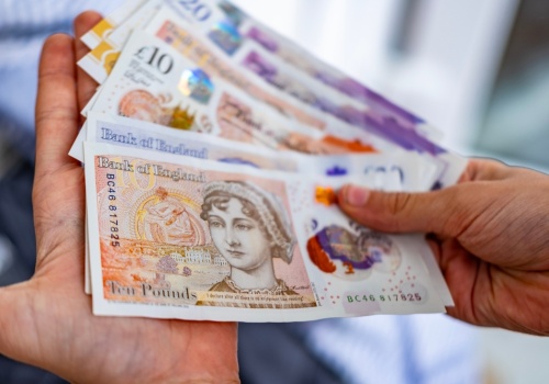 Churchill i Austen znikną z funtów. Co pojawi się na banknotach?