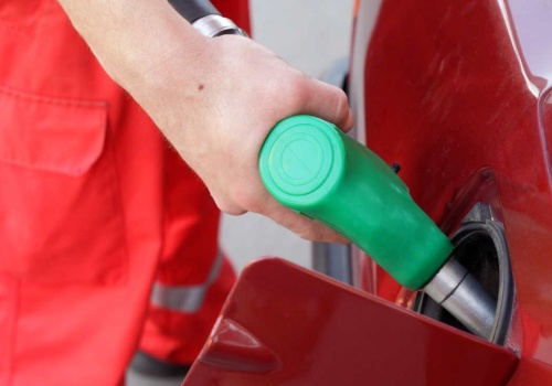 5 sprawdzonych trików na zmniejszenie zużycia paliwa. To naprawdę działa