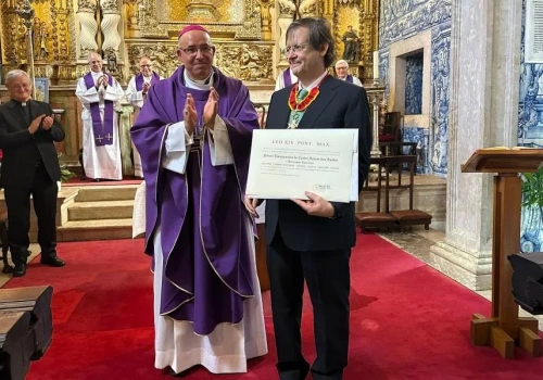 Prezes Biedronki z papieskim odznaczeniem. Szef Jerónimo Martins uhonorowany przez papieża