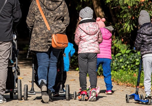 800 plus. Obcokrajowcy pobierają coraz mniej świadczeń