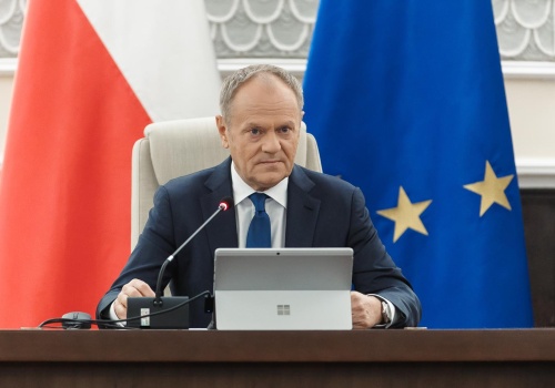 Weto Nawrockiego ws. SAFE. Program Polska Zbrojna. Tusk: PiS nie zatrzyma modernizacji armii