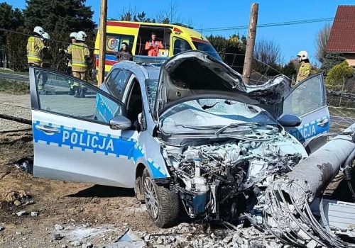 Jechali na sygnale. Koszmarny wypadek policjantów