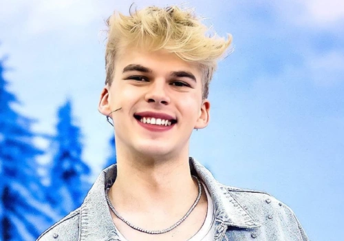Kacper 'Jasper' Porębski próbował swoich sił w dubbingu. Co o nim wiemy?