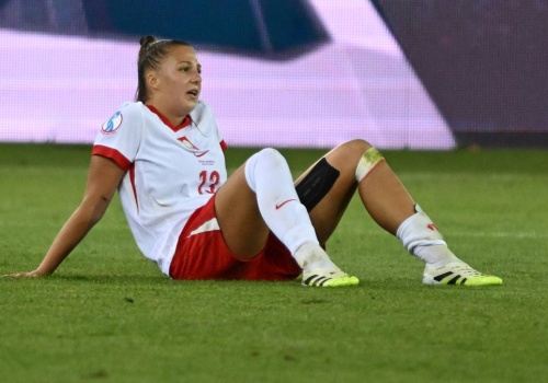 Co za pech! Polka z Barcelony wróciła po kontuzji i... opuściła boisko na noszach