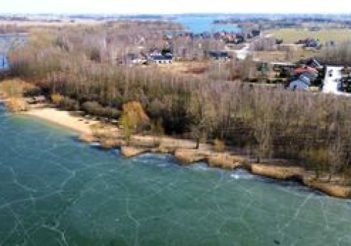 Chełmża rusza z inwestycjami nad jeziorem. Podpisano pierwsze umowy warte blisko milion złotych