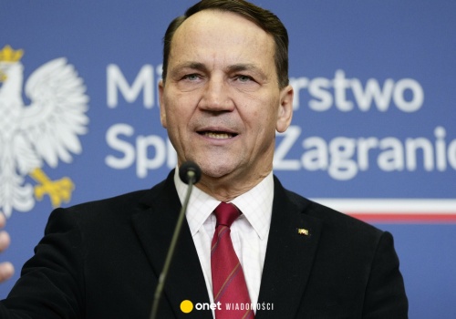 Radosław Sikorski pokazał paski z Republiki. 