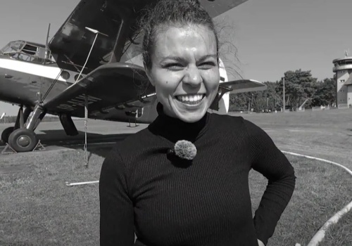 Wzruszające pożegnanie młodej pilotki. To nagranie chwyta za serce. WIDEO