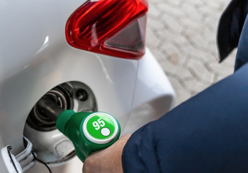 ​Sprzedawali paliwo za pół ceny. Odniosą sukces w wyborach?