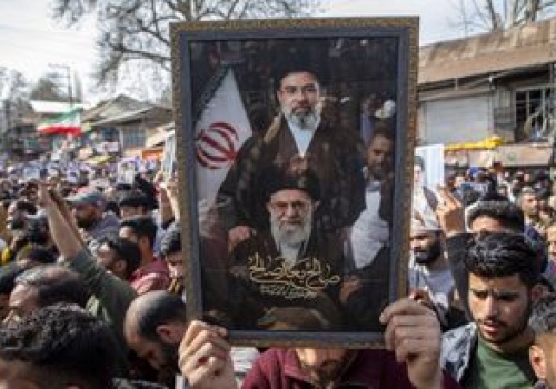 Napięcia na szczytach władzy w Iranie. Chodzi o nowego przywódcę