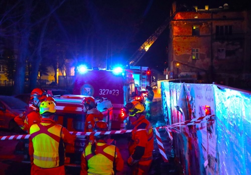 Grzegórzecka w Krakowie. W kamienicy zawalił się dach