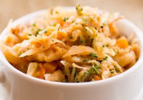 Wiosną wszyscy jej wyczekują. Już niedługo pojawi się w warzywniakach, ale bądź czujny