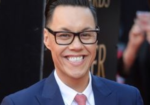 Jego programy z wypiekami na twarzy śledziły miliony. Dziś byście go nie poznali. Tak zmienił się Gok Wan