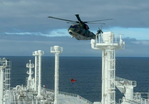 Polski marynarz ranny na tankowcu u wybrzeży Azorów. Szybka akcja uratowała życie