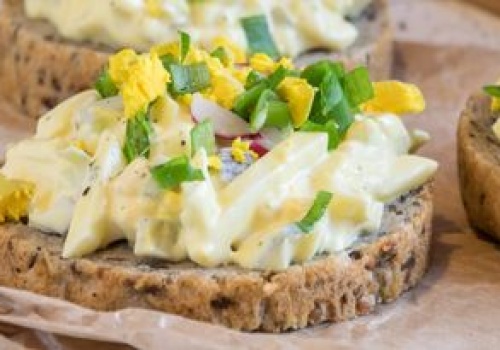 W weekendy często robię tę szybką pastę. Ma dużo białka i dobrze działa na jelita