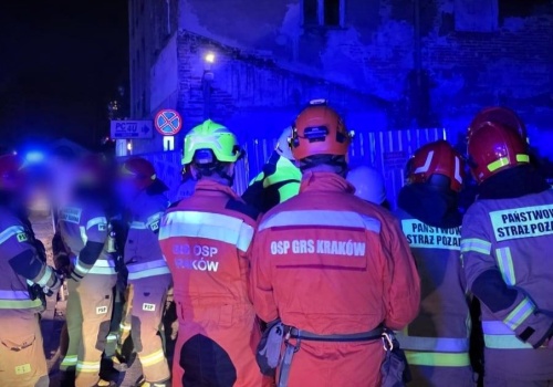 Miasto pomoże mieszkańcom po zawaleniu dachu pustostanu przy ul. Grzegórzeckiej