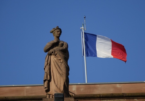 Rozpoczęła się pierwsza tura wyborów samorządowych we Francji