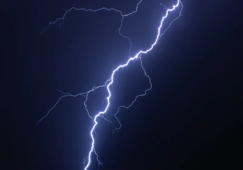 Nad Polskę nadciągają burze. W tych regionach dziś zagrzmi