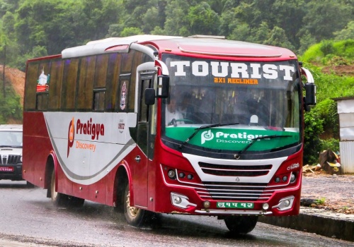 Siedmiu indyjskich pielgrzymów zginęło w wypadku. Kilka osób rannych