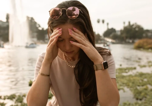 Przewlekłe zmęczenie i problemy z koncentracją to skutek poważnego niedoboru