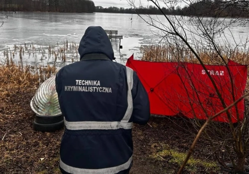 Tragiczny finał nocnych poszukiwań w Żychcach. W jeziorze odnaleziono ciało 56-latki