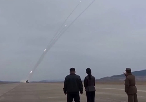 Korea Północna wystrzeliła rakiety. Kim Dzong Un pojawił się osobiście