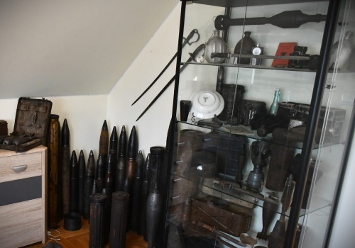 Kolekcja militariów zarekwirowana przez policję (GALERIA)