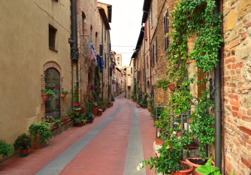 Zapomnij o Florencji. Mieszkanka Toskanii poleca tę wioskę. 