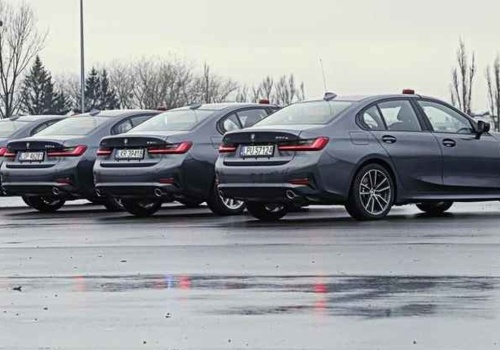 Jak rozpoznać nieoznakowany radiowóz? Wystarczy spojrzeć na ten szczegół