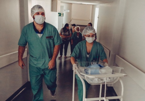 Tyle zarabia salowa w polskim szpitalu. Nie takiej kwoty można się spodziewać