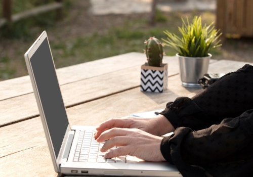 Słaby zasięg Wi-Fi w ogrodzie? Prosty patent, który to naprawi