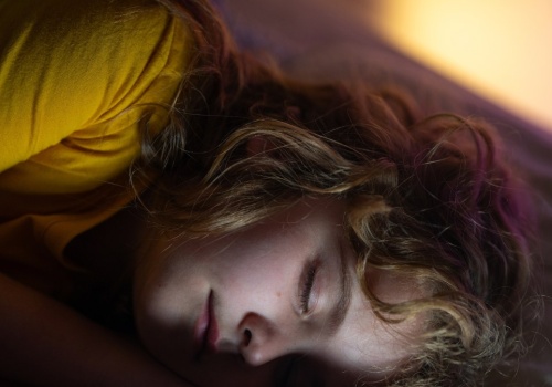 Nastolatki śpią coraz mniej. Nowe badanie pokazuje skalę problemu