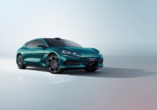 Denza Z9GT – 5 minut ładowania i możesz ruszać w drogę