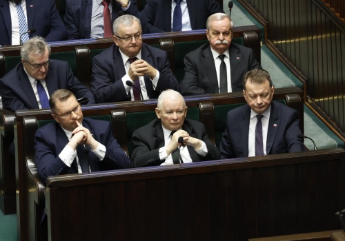 Kulisy narady kierownictwa PiS. Kaczyński rozkazał posłom pracować na Czarnka