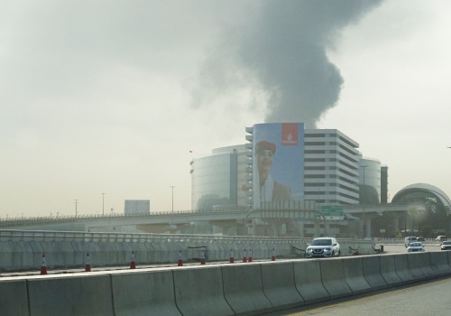 Pożar na lotnisku w Dubaju. Iran kontynuuje ataki odwetowe