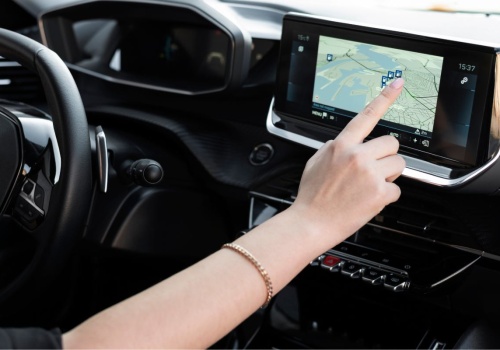 Ten gadżet w aucie pomaga uniknąć stresu w trasie. Kierowcy chętnie po niego sięgają