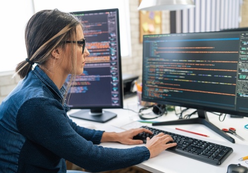 Freelancerzy blokują AI przed danymi klientów – RODO ważniejsze niż produktywność