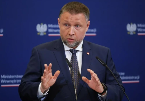 Nawrocki wetuje SAFE. Kierwiński: Zabrał policjantom nowe wyposażenie