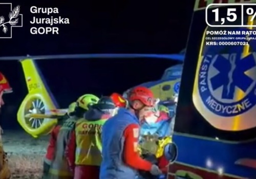 Nocny dramat na Jurze – mężczyzna spadł z dużej wysokości. Do akcji ruszyła Jurajska Grupa GOPR, potrzebny był śmigłowiec
