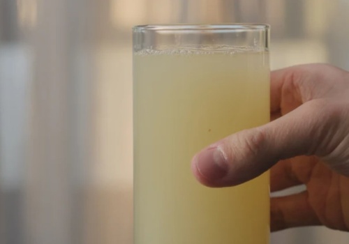 Polski supernapój za grosze. Większość wylewa go do zlewu