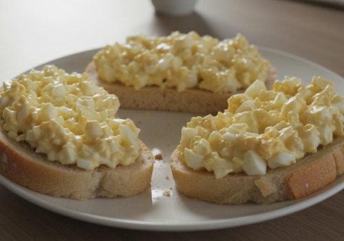 Dodaj łyżeczkę tego składnika do pasty jajecznej. Kanapki znikną w mgnieniu oka