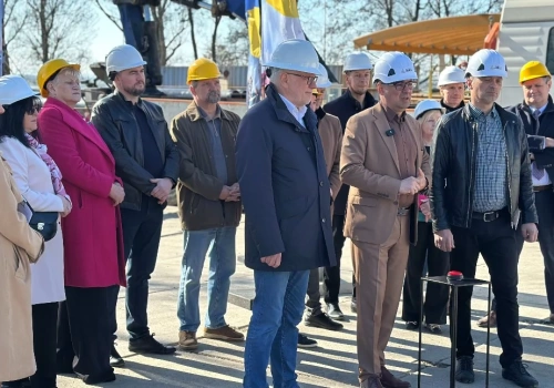 W Legnickim Polu zainaugurowano odwiert geotermalny