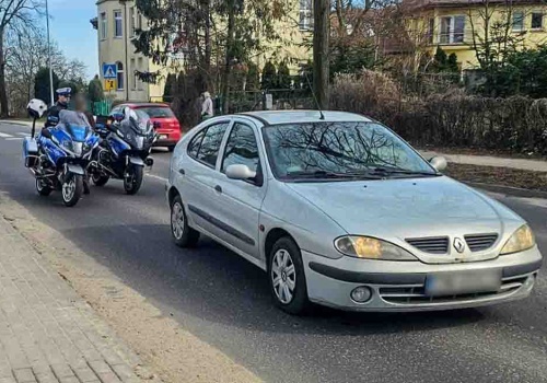 Kompletnie pijana przyjechała Renault z Wrocławia do Wschowy. Wydmuchała ponad trzy promile