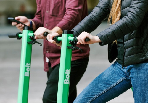 Zielona Góra. Pijany kierujący hulajnogą elektryczną wyliczył, że za mandat miałby 166 kursów taksówką