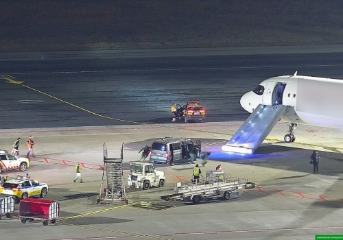 Agresywny pasażer samolotu wydalony z Polski. 