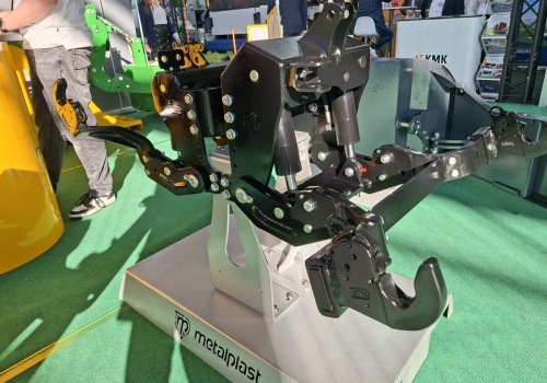 Przedni TUZ do starego Ursusa to jego drugie życie. A jaką ma cenę?