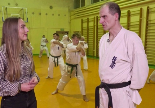 Proboszcz i mistrz karate w jednym. Ksiądz Tomasz Skowron zdobył czarny pas