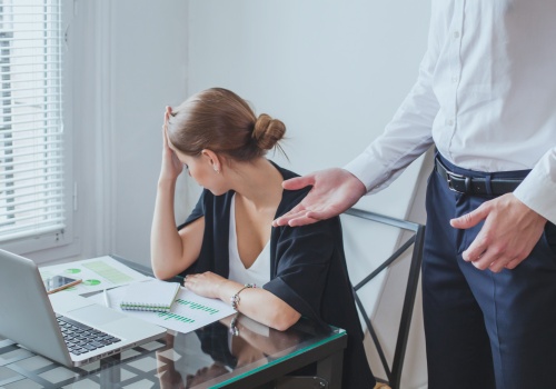 Coraz więcej pracowników skarży się na mobbing. Jeden region wyraźnie dominuje